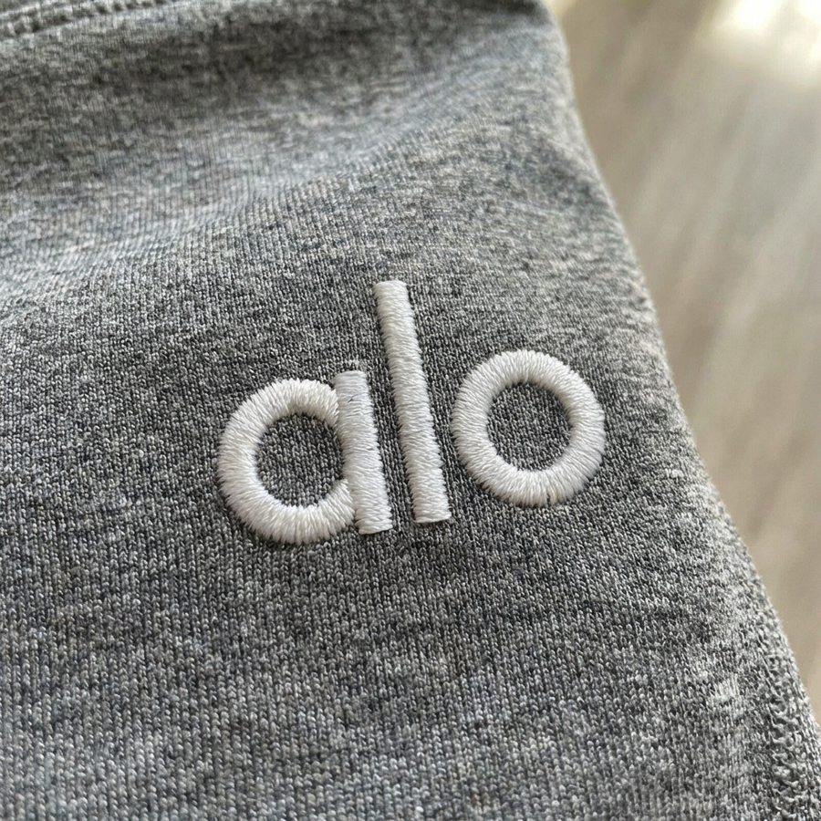 EACH PIECE IS UNIQUE.
WEAR IT WITH CONFIDENCE.